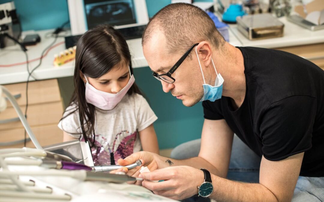 Gyerekek a fogorvosnál – a lelki világuk fontosabb, mint a fogfájásuk